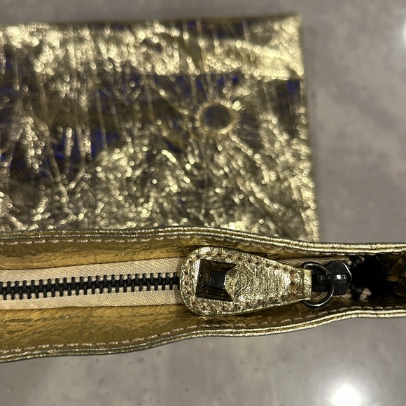 BCBGeneration Evening Purse Gold Metallic Clutch Envelope Party Clubwear - Picture 6 of 8